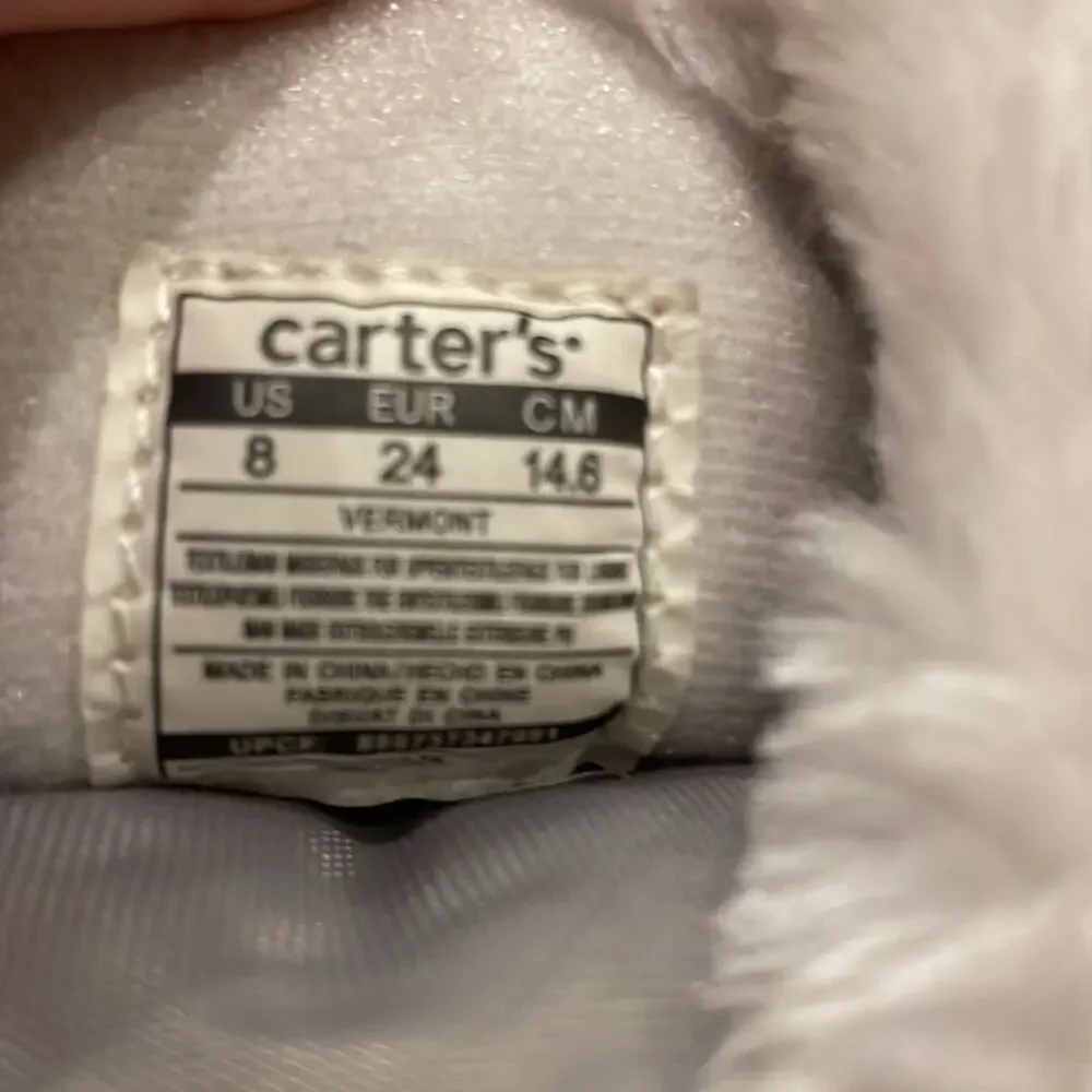Carter’s girls snow boots size 8
